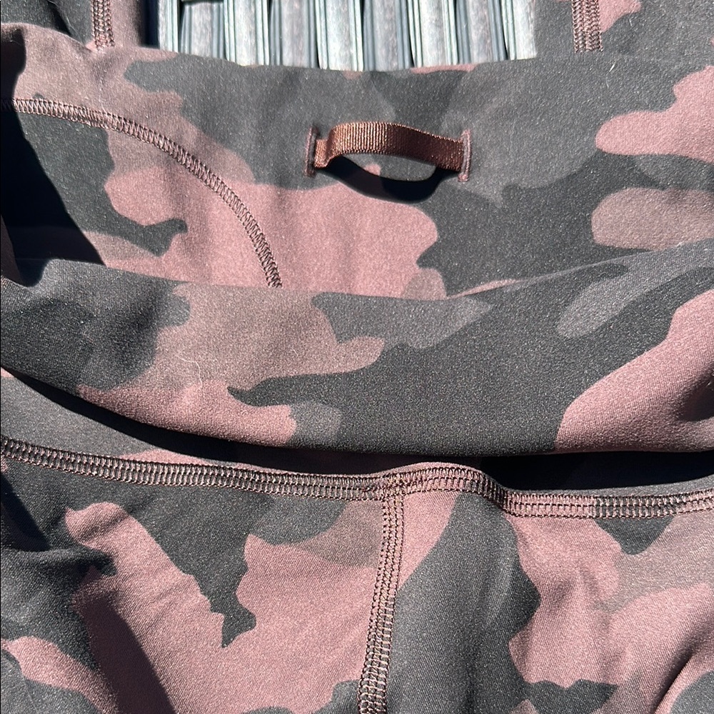 lululemon Wunder train Camo Leggings - excellent condition - Picture 4 of 6